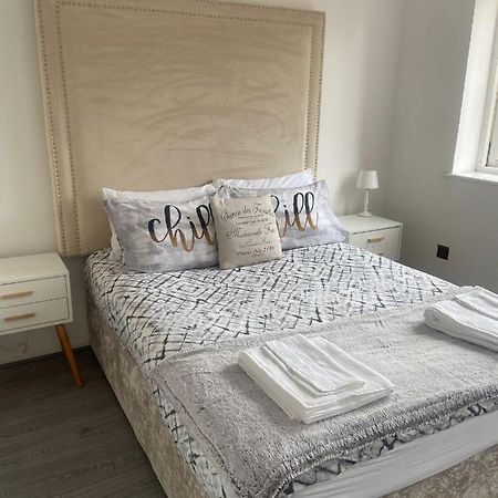 Grays Serviced Apartment Stifford Eksteriør bilde